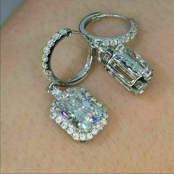 New 925 Silver Shiny Drop Radiant Diamond Earrings - Picture 3 of 3